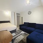 Cosy Studio Victoria